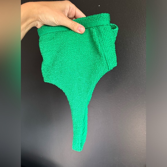 Lole green crinkle ribbed Y2K swim top stretchy size medium - Picture 4 of 9